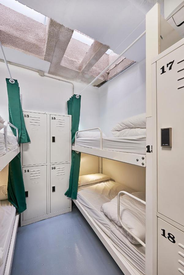 Hola Hostal Collblanc L’Hospitalet de Llobregat Exterior foto