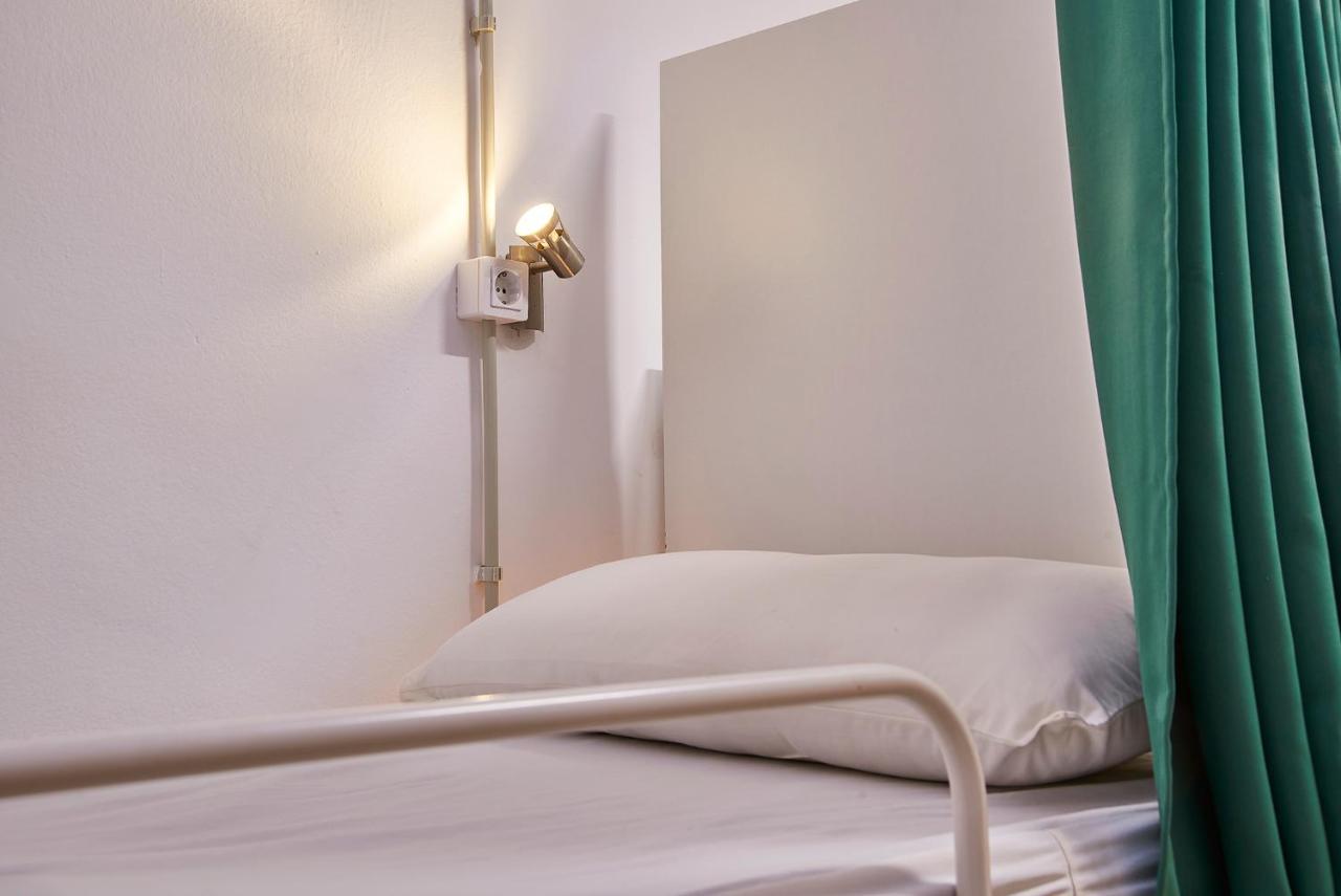 Hola Hostal Collblanc L’Hospitalet de Llobregat Exterior foto