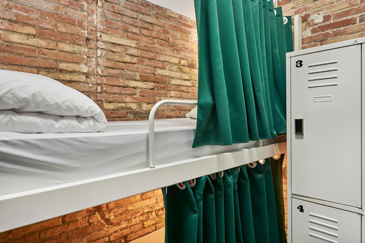 Hola Hostal Collblanc L’Hospitalet de Llobregat Exterior foto